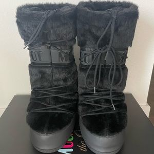 Faux fur moon boots